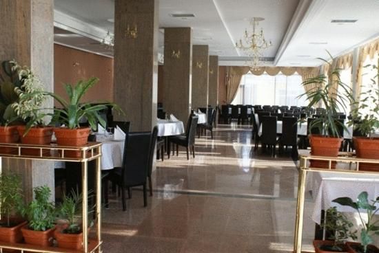 Отель Hotel Flora Дробета-Турну- Севери-21